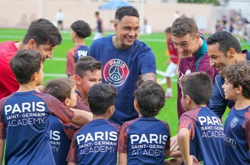 van-visiting-psg-uae